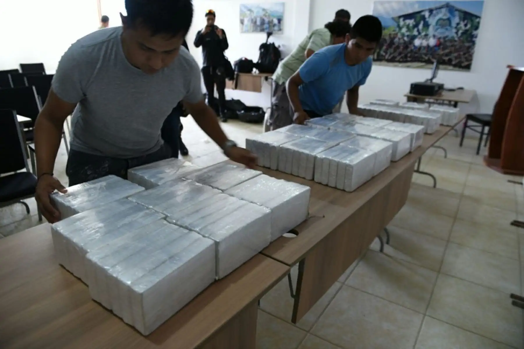 Fuerzas del orden destruyen tres laboratorios y decomisan 130 kg de cocaína en el Vraem. Foto: ANDINA/Difusión.