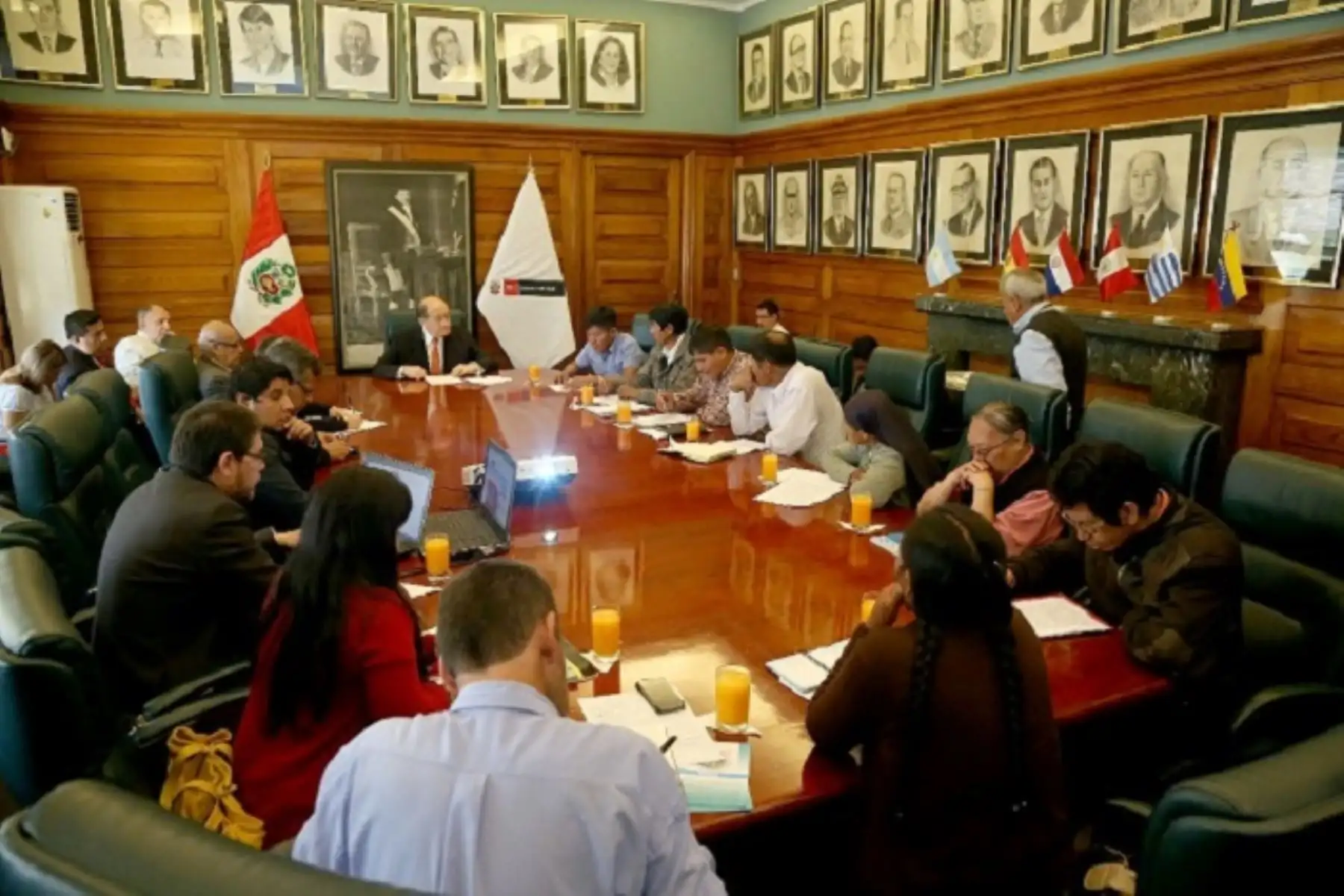Minsa recibe a representantes de afectados por exposición a metales pesados. ANDINA/Difusión