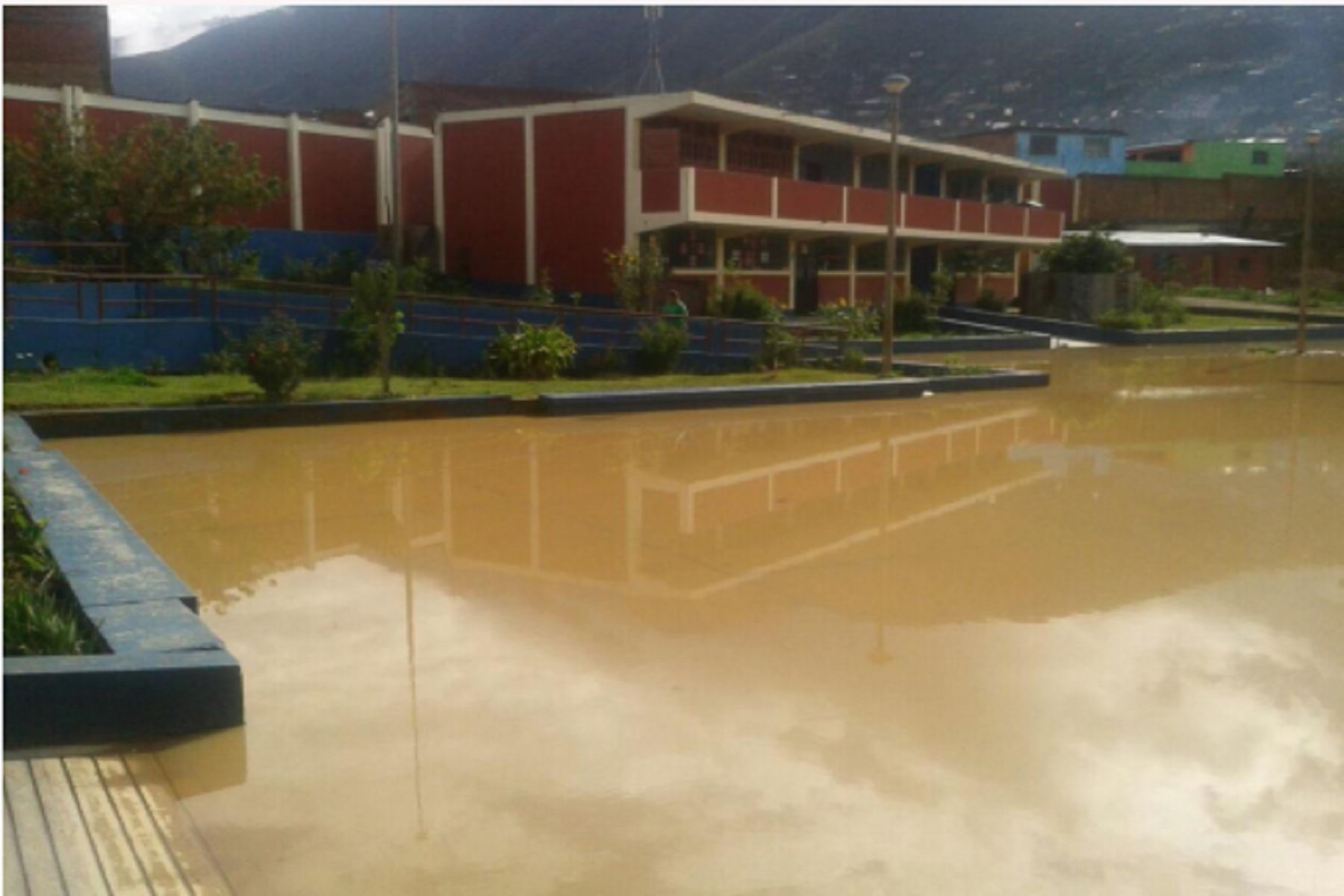 Debido a las lluvias intensas durante esta madrugada en la región Huánuco, gran parte delos distritos de Pillcomarca y Amarilis quedaron inundados.