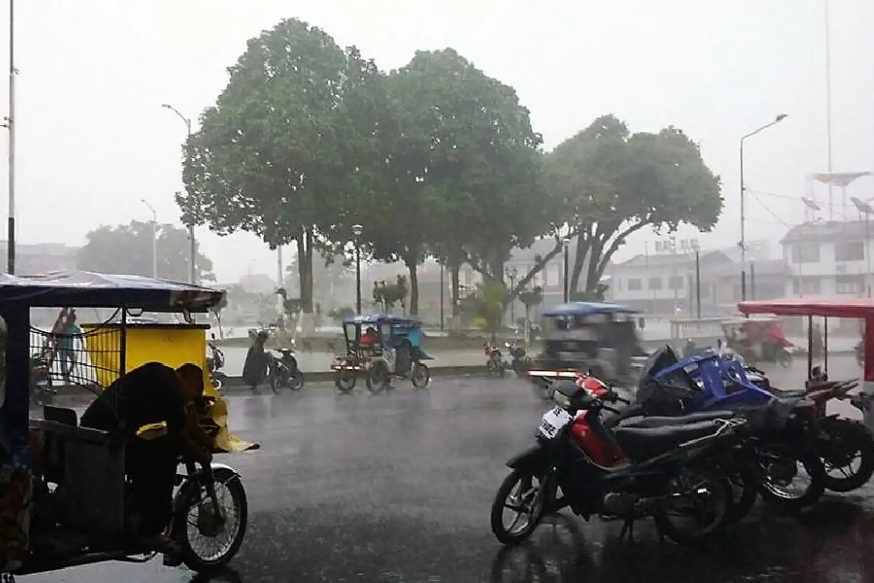 Lluvia de más de nueve horas inunda las calles de Tarapoto, en San Martín. ANDINA
