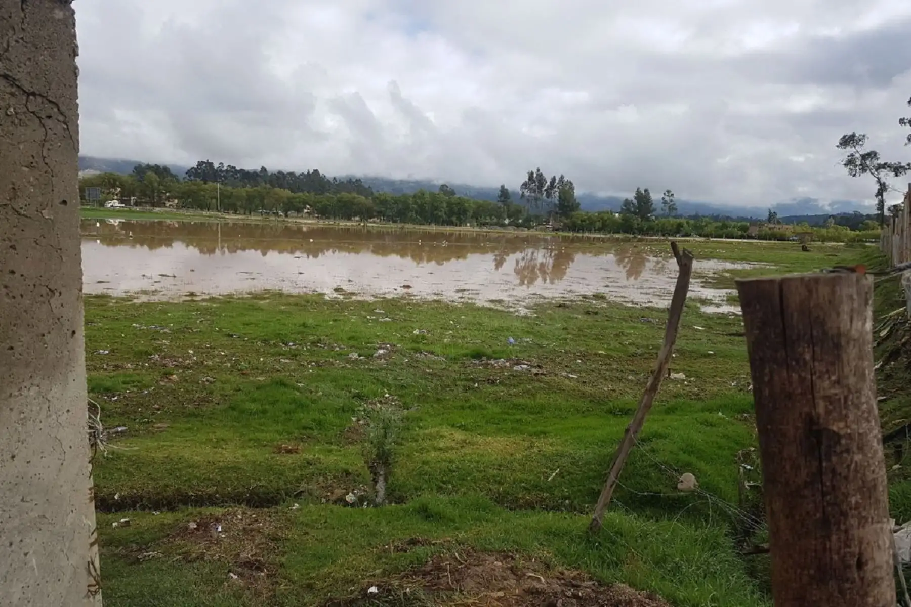 Al menos 100 viviendas afectadas por las lluvias torrenciales en Cajamarca. Foto: Twitter/COEN