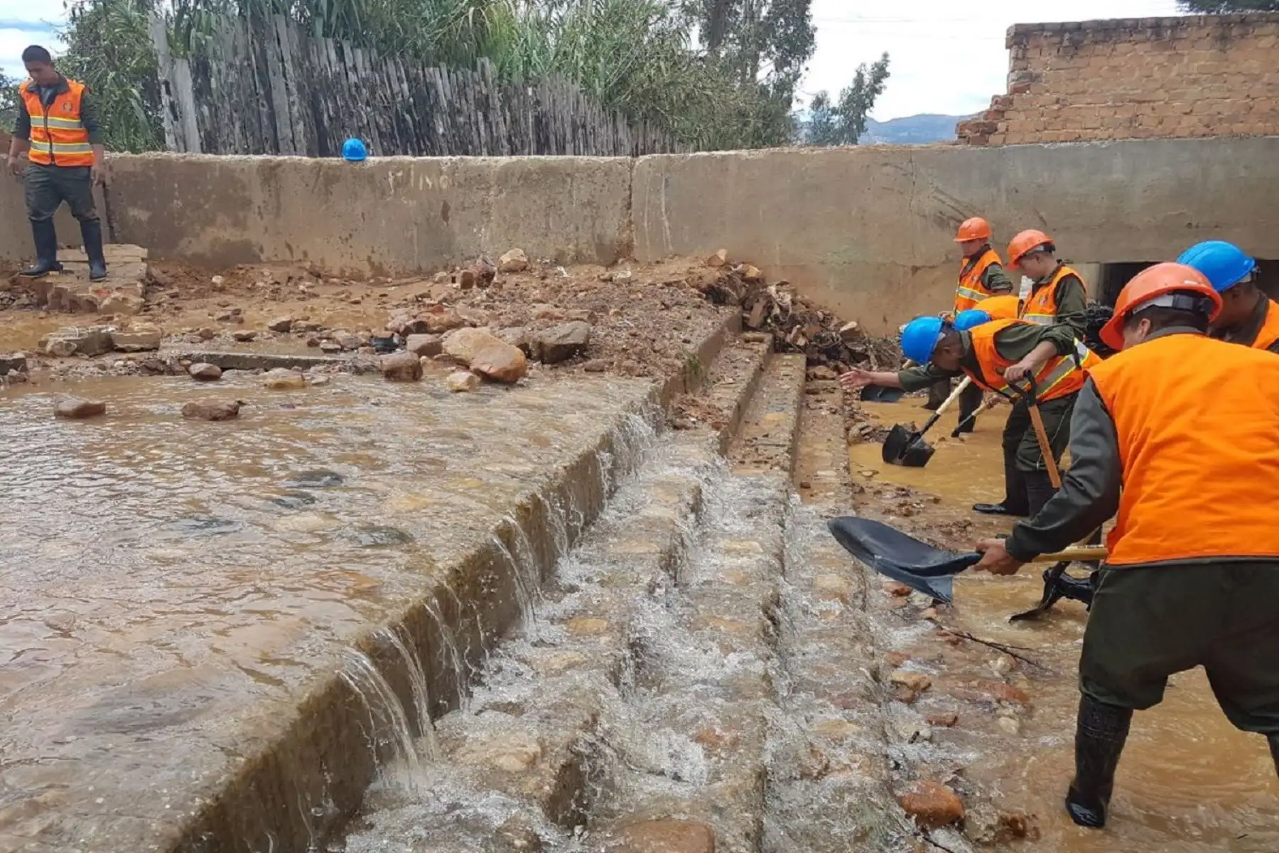 El lunes 11 se reinician las clases en colegio militar Rafael Hoyos de Cajamarca afectado por lluvias. ANDINA/Difusión