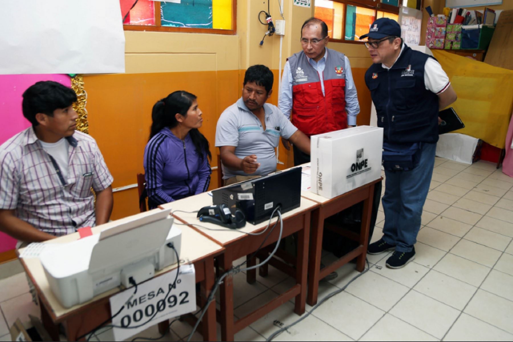 Jes de la ONPE y del JNE inspeccionaron elecciones municipales en Tacna.