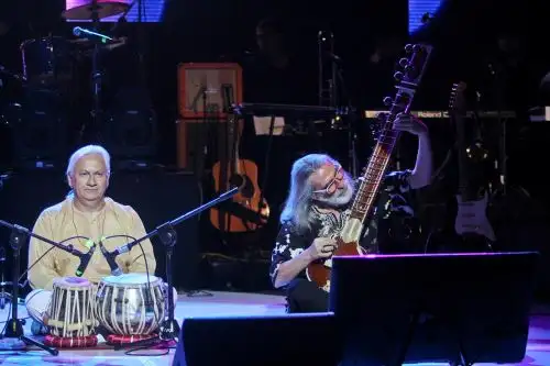 La magia de Un  Día en la Vida en homenaje a The Beatles.(Foto cortesía: Edgard Lescano).