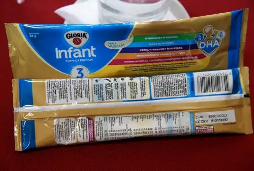Sachet promocional de leche Gloria Infantil Stage 3. Foto: ANDINA/Norman Córdova