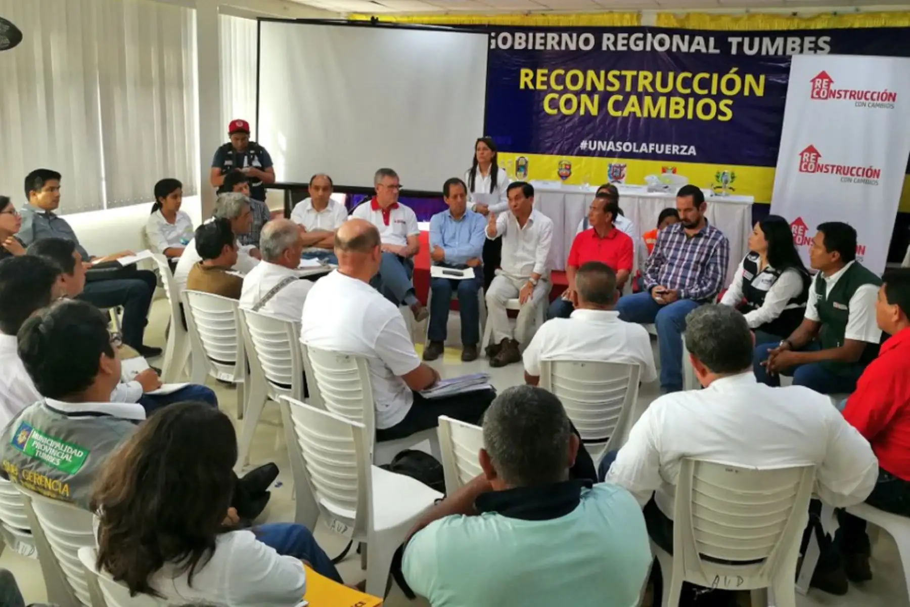 Ministro de Agricultura, José Hernández, cumplió intensa jornada de trabajo en Tumbes.