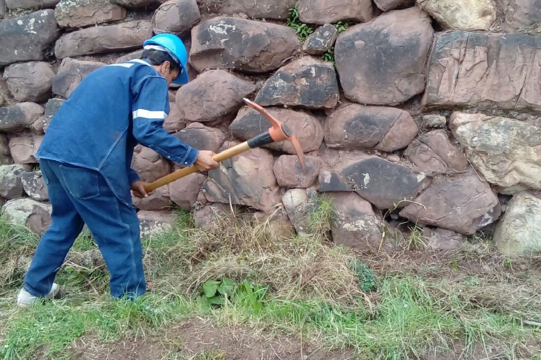 Recomponen muros Inca y realizan limpieza de andenes en distrito cusqueño de Zurite. ANDINA/Percy Hurtado