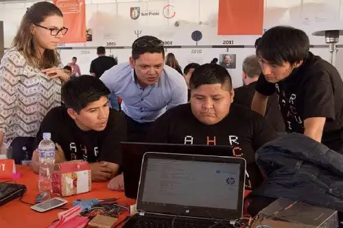 Universitarios de provincia del Santa-Chimbote crean sistema portátil para medir frecuencia cardiaca. ANDINA