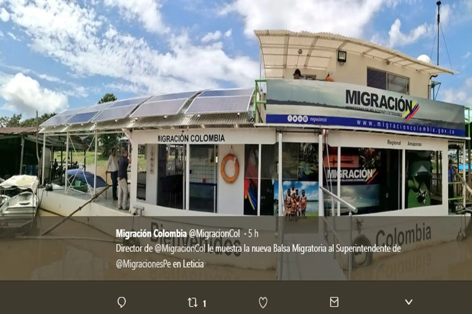 La Balsa Migratoria, construida por Colombia, tiene a bordo inspectores migratorios peruanos y colombianos.