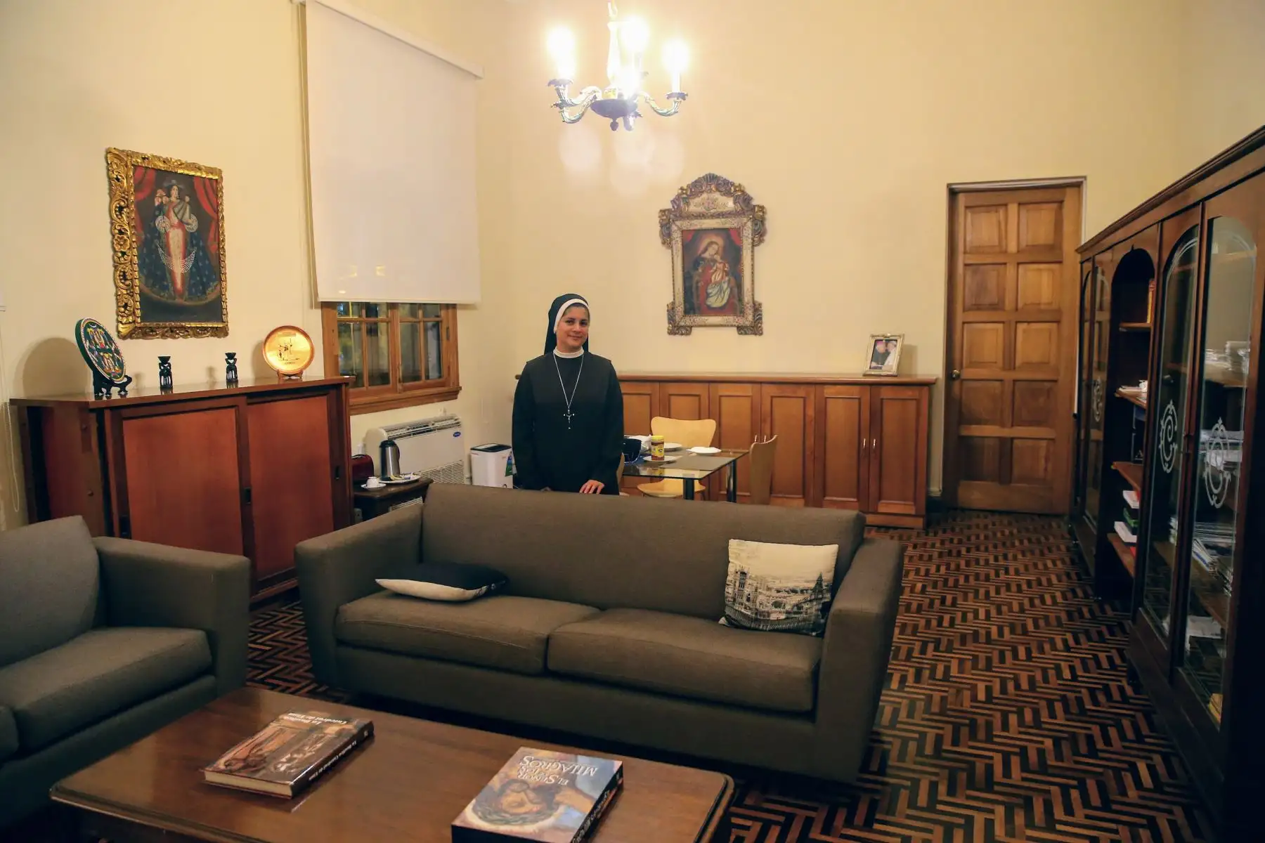 LIMA,PERÚ-DICIEMBRE 12. Una de las hermanas canonesas que se encargarán de atender al Papa Francisco durante su estadía en la Nunciatura Apostólica, en Lima. Foto: ANDINA/Luis Iparraguirre