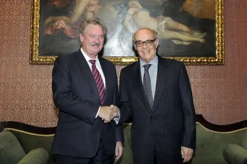 El canciller del Perú, Ricardo Luna, recibió hoy al ministro de Asuntos Exteriores y Europeos de Luxemburgo, Jean Asselborn. Foto: Difusión.