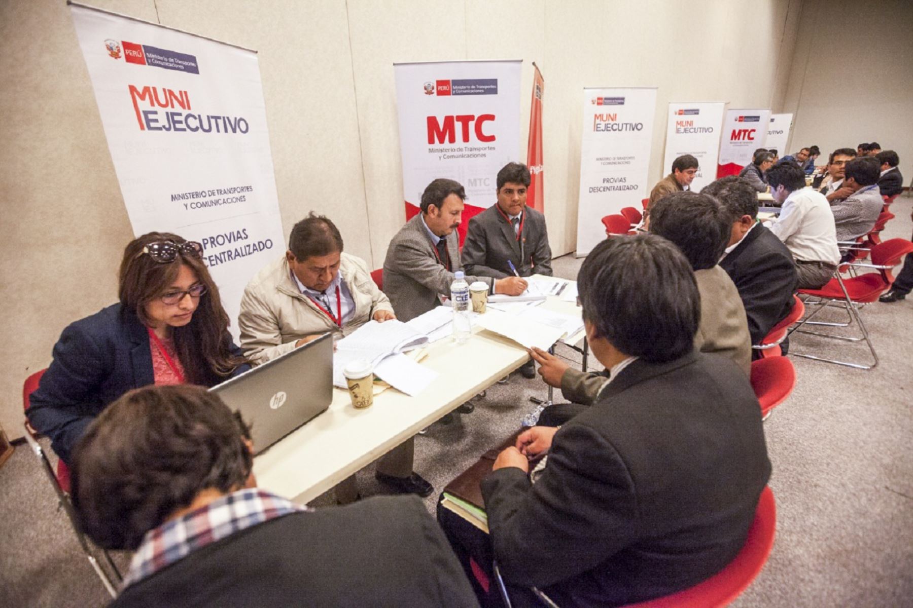 Funcionarios del MTC se reúnen con más de 70 alcaldes del sur del país en marco del V Muni Ejecutivo que se realiza en Cusco. ANDINA/Difusión
