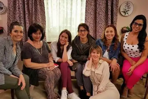 Parte del elenco de "No me digas solterona".