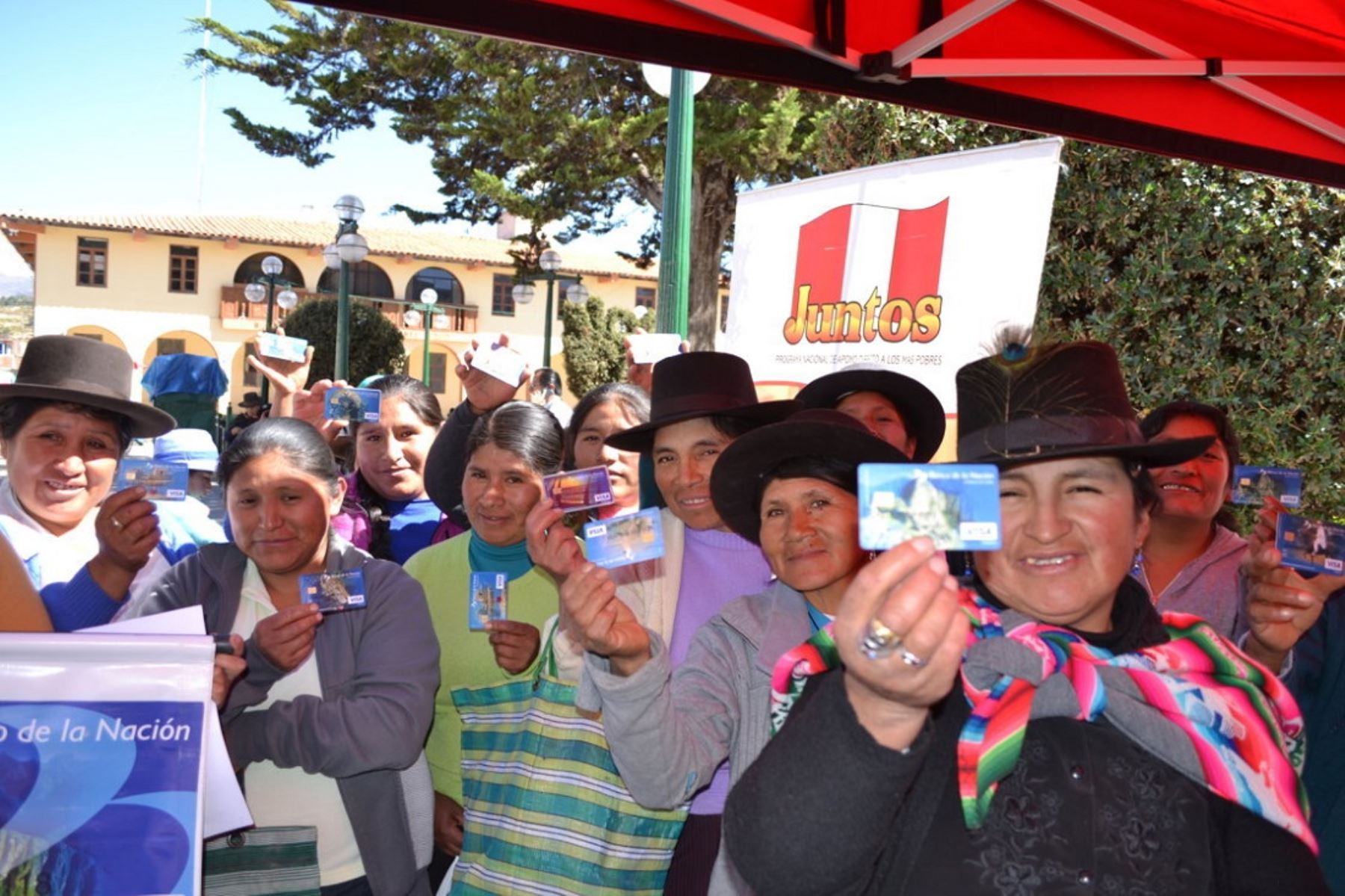 Más de 1,702 familias de Ayacucho se incorporan a Juntos y reciben su primer pago. ANDINA/Difusión