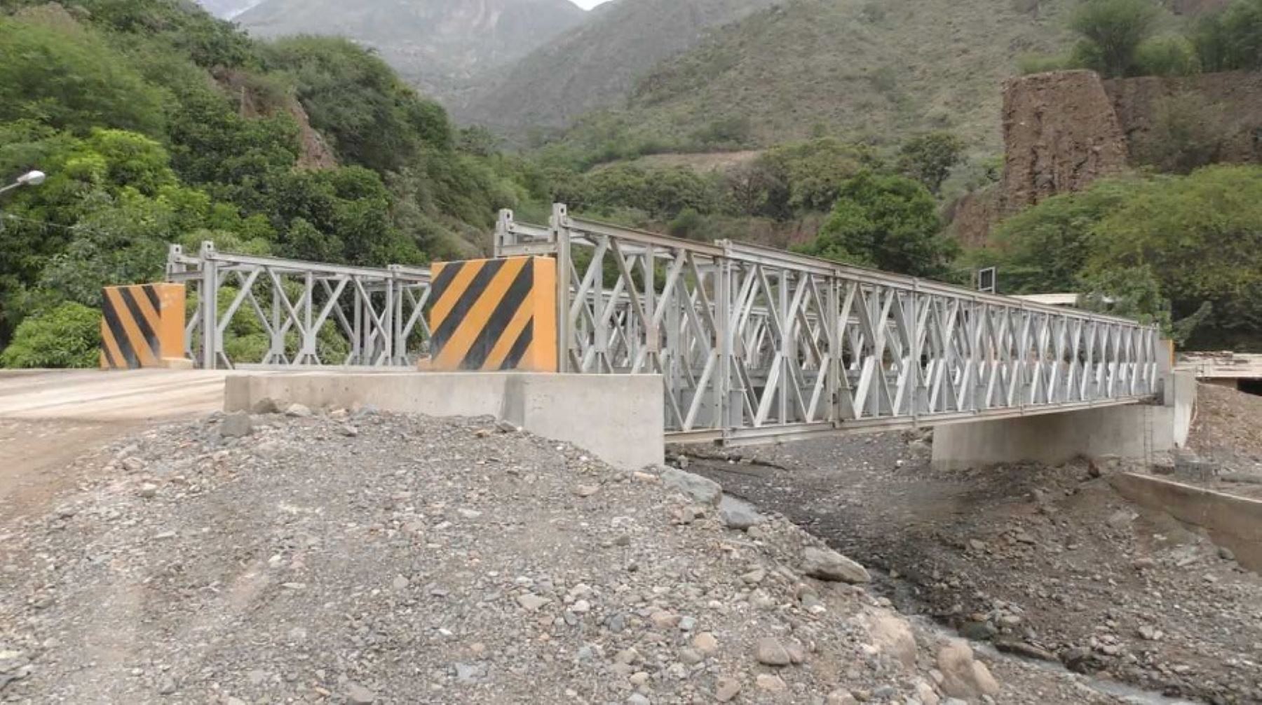 En mayo próximo entraría en funcionamiento el puente Laquipampa, ubicado en el distrito altoandino de Incahuasi, en la región Lambayeque, viaducto que colapsó debido a las torrenciales lluvias que provocó el fenómeno de El Niño Costero el año pasado. ANDINA/Difusión