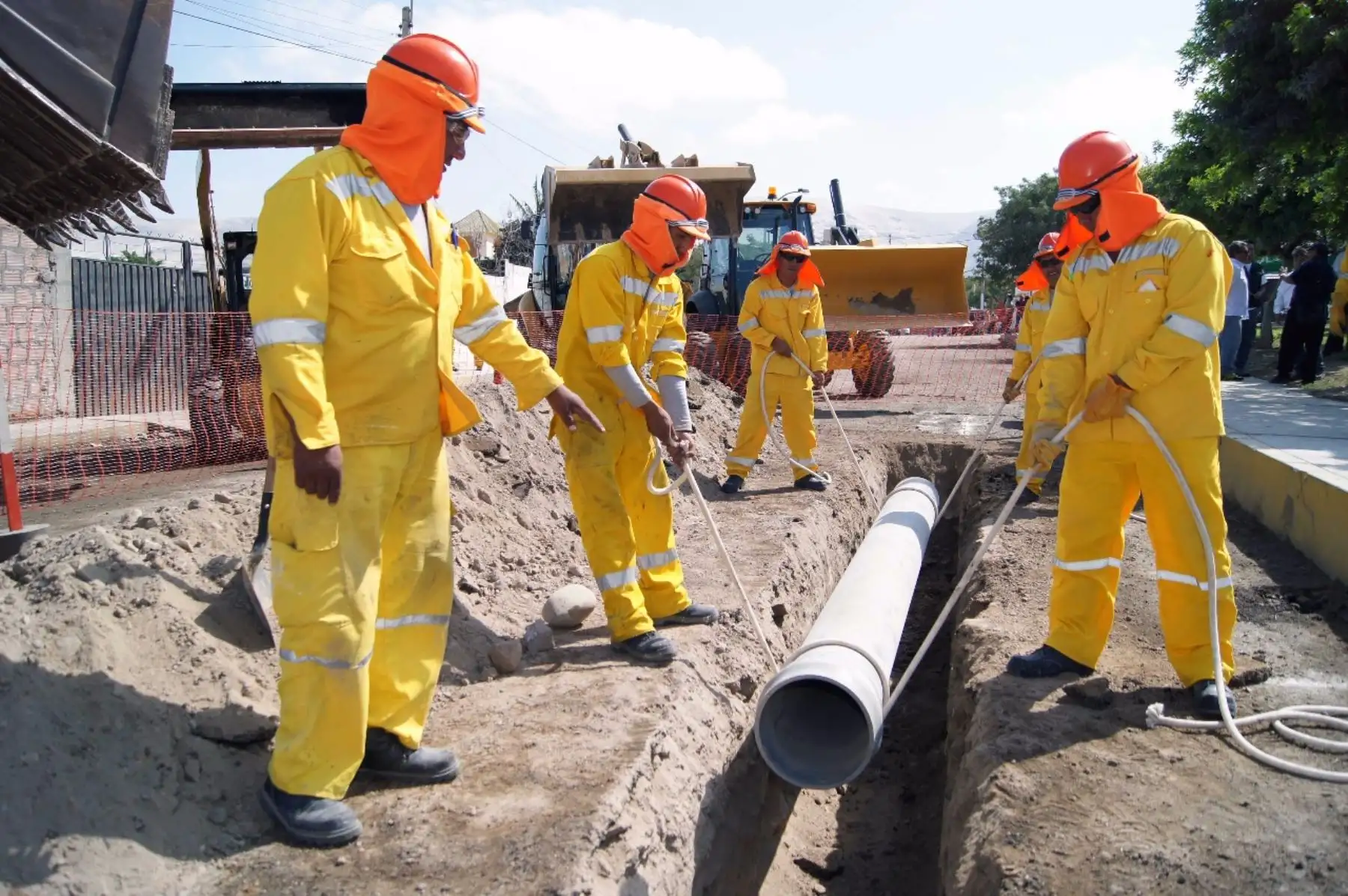 Tendido de redes de agua potable. Cortesía