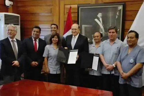 Las partes firmaron un acta de acuerdos y compromisos. Foto: Difusión