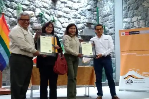 Principal objetivo de estos contratos es mejorar el ordenamiento de la operación turística en la Red de Caminos Inca, que involucra a 200 empresas turísticas, mil 400 guías de turismo y 8 mil porteadores.