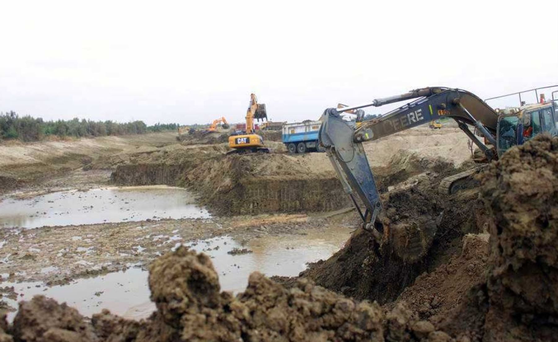 Las labores de limpieza y encauzamiento en el río Chira ascienden a 31%, en el marco del proceso de Reconstrucción con Cambios, informó el Ministerio de Agricultura y Riego (Minagri).
