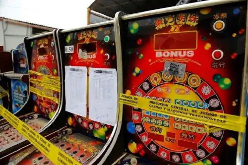 Mincetur clausura salas ilegales de juegos de tragamonedas en Cajamarca.