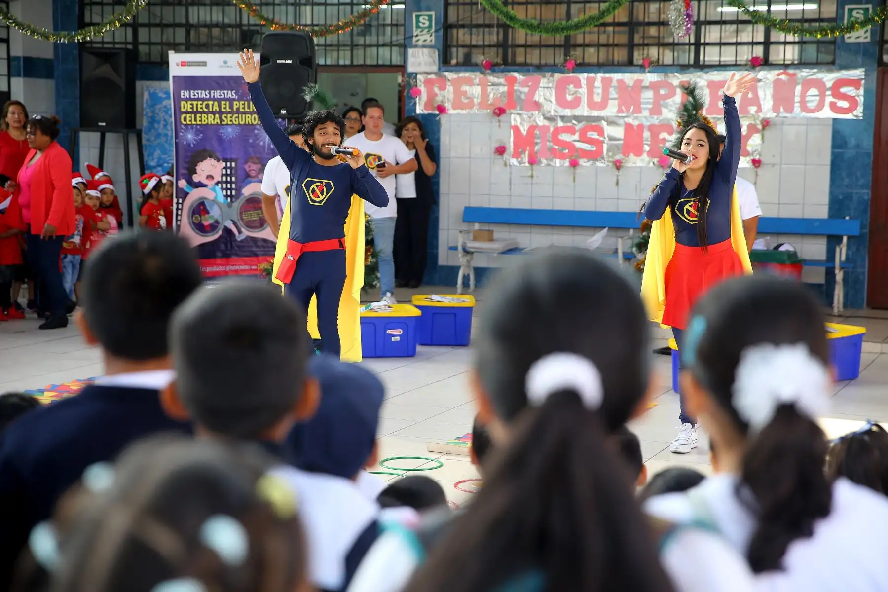 LIMA- PERÚ- 22 DICIEMBRE.Sucamec lidera campaña "Los Detectores del Peligro", que concientiza a los niños sobre el daño que puede ocacionar el mal uso de los pirotécnicos. Foto: ANDINA/Luis Iparraguirre