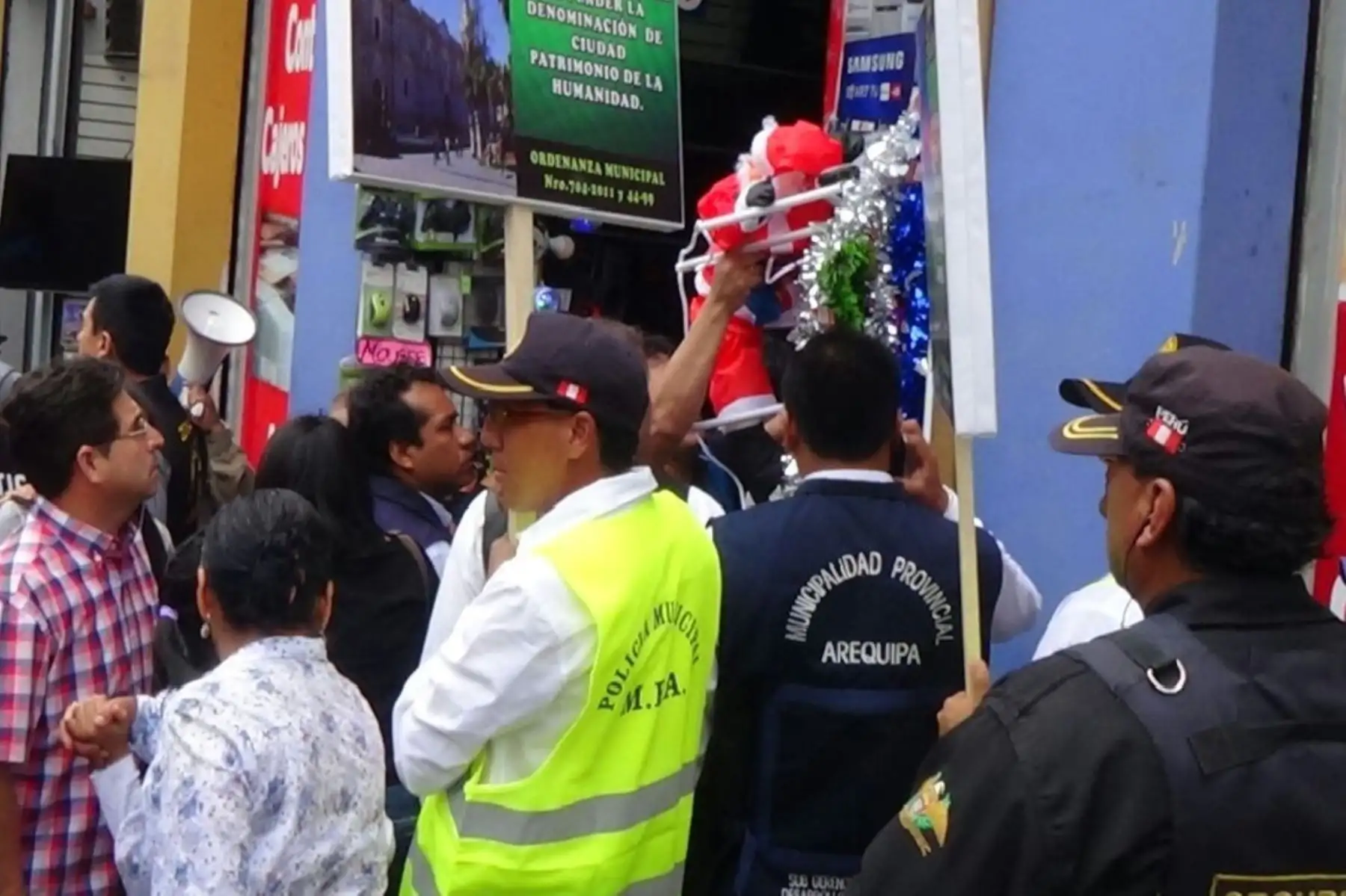 Municipalidad provincial prohíbe ambulantes en el centro histórico de Arequipa. ANDINA
