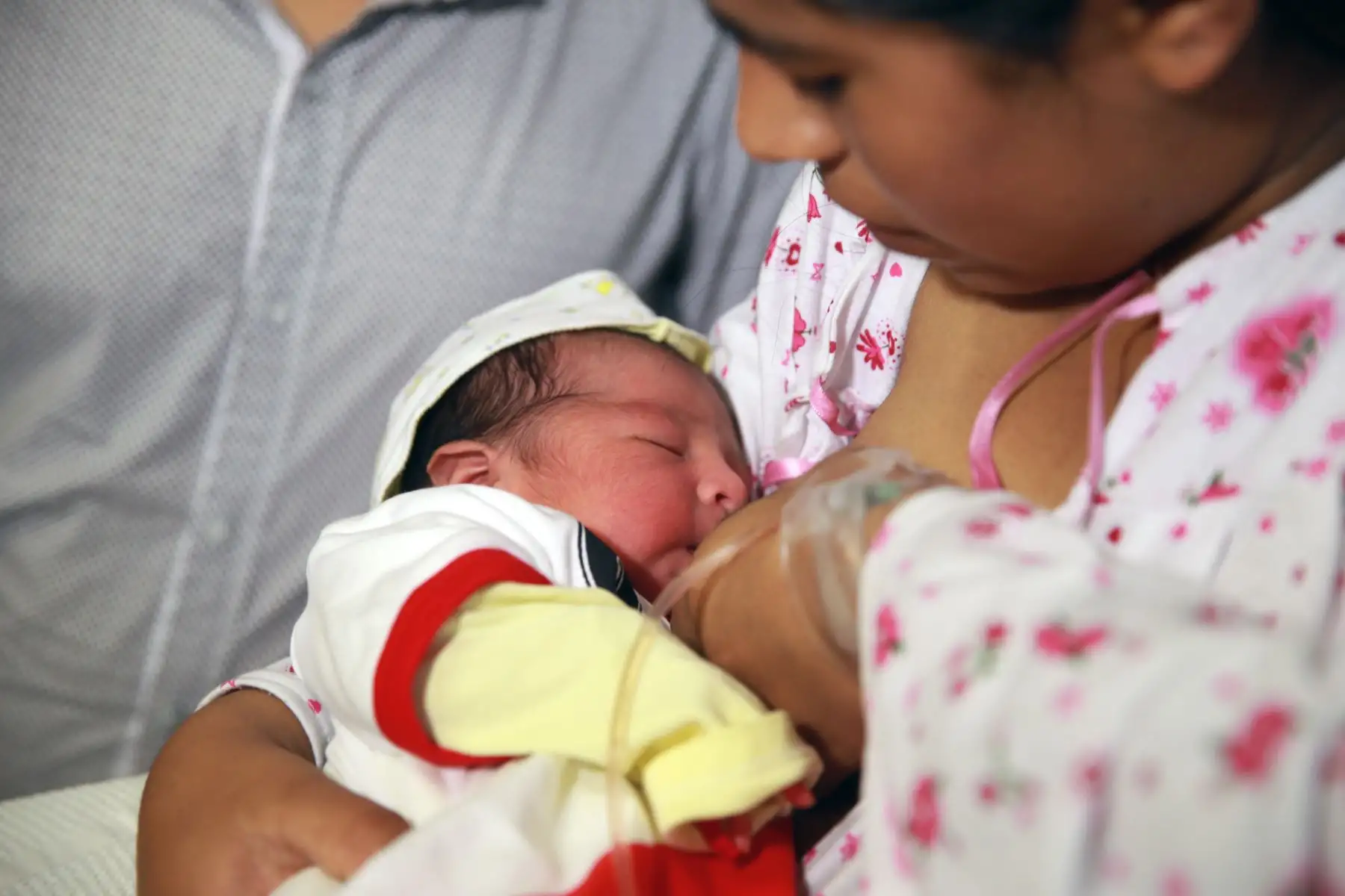 LIMA,PERÚ-DICIEMBRE 25.  Primer niño  varón  Leonardo Manuel nació en la Maternidad de Lima.Foto: ANDINA/Norman Córdova