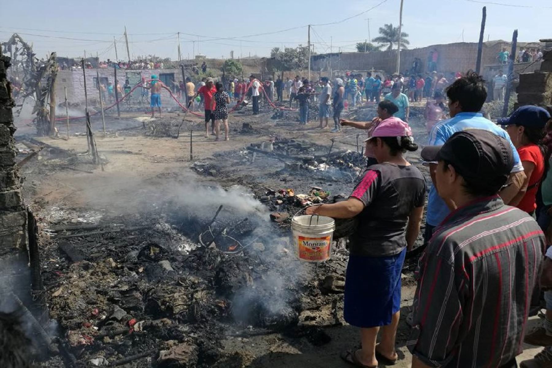 15 viviendas de Chimbote se incendian por manipulación de pirotécnicos. ANDINA