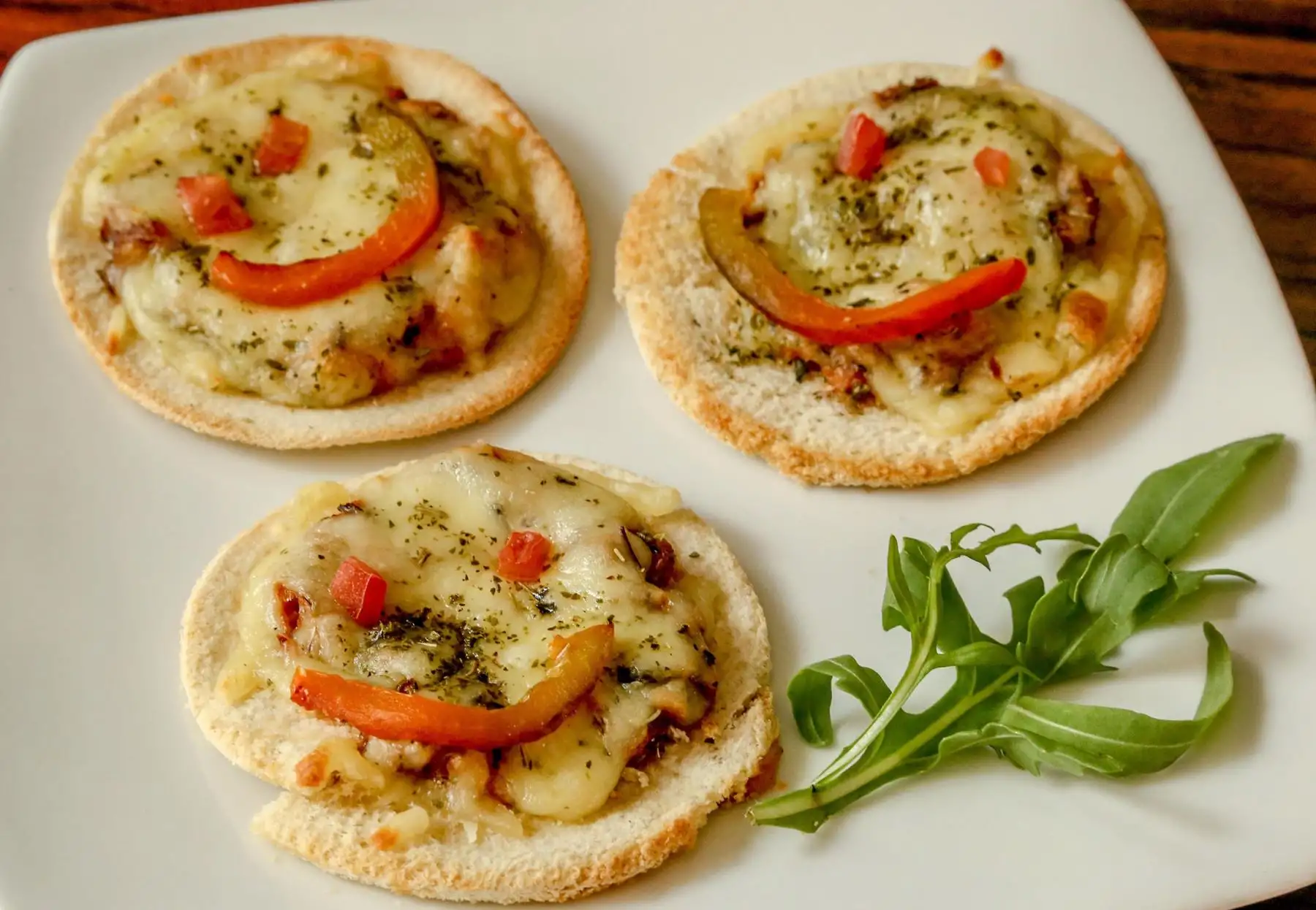 Minipizzas de anchoveta y otros piqueos con pescados azules, proponen para la celebración de Año Nuevo. Foto: Andina/Difusión