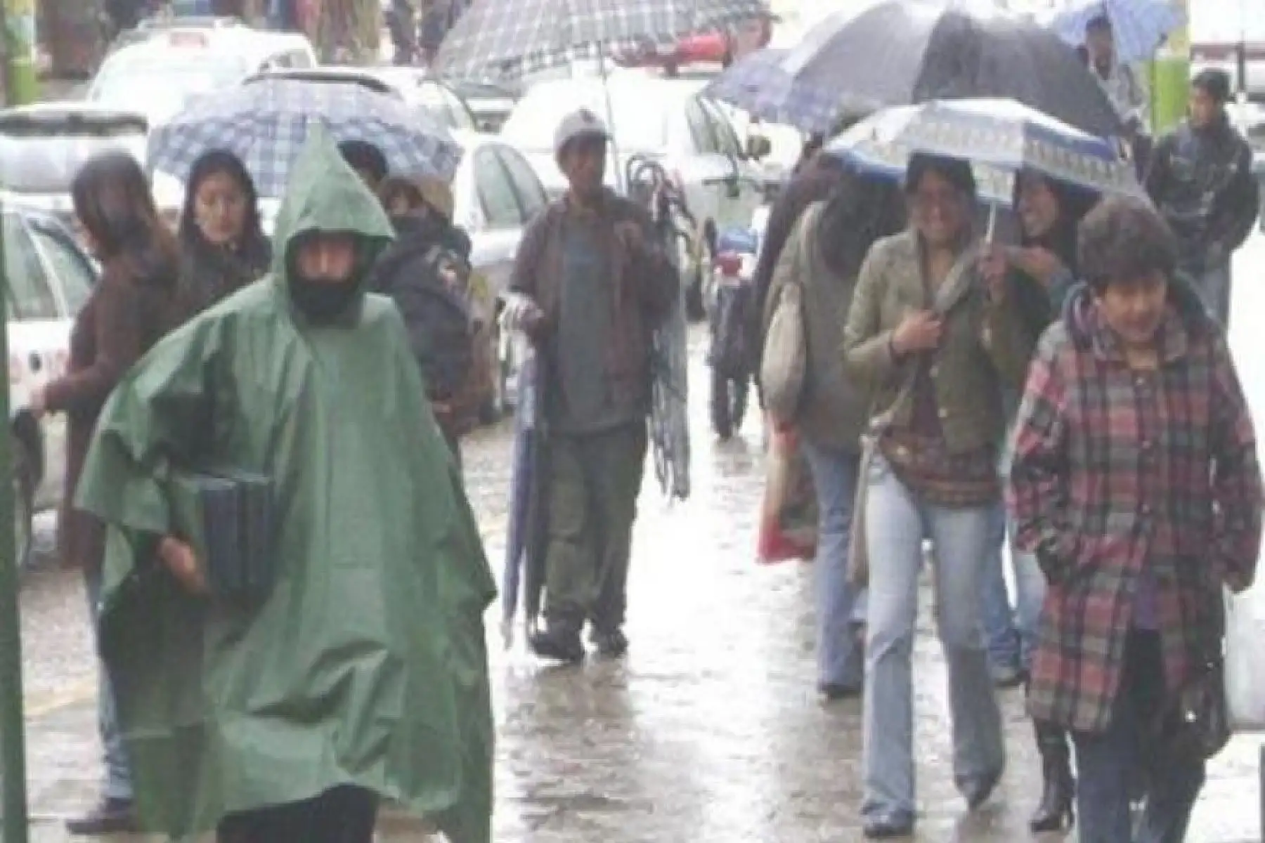 Lluvias de moderada a fuerte intensidad se registrarán desde el próximo 9 de enero en la región Arequipa, las cuales estarán acompañadas de tormentas eléctricas, nevadas y fuertes vientos, especialmente en las zonas altas, advirtió el Servicio Nacional de Meteorología e Hidrología (Senamhi). ANDINA/Difusión