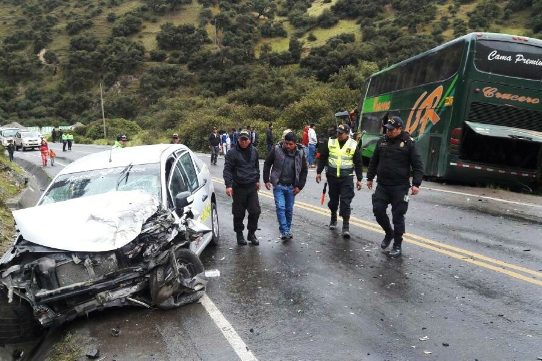 Un muerto y ocho heridos graves deja choque en vía Pasco-Huánuco. ANDINA