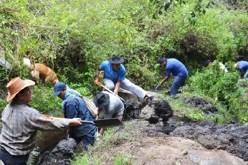 Declaran Patrimonio Cultural de la Nación a la tradición Limpia de acequias Sequia Pitsé de Raquia, en Áncash. Foto: Cortesía/Roberto Aldave