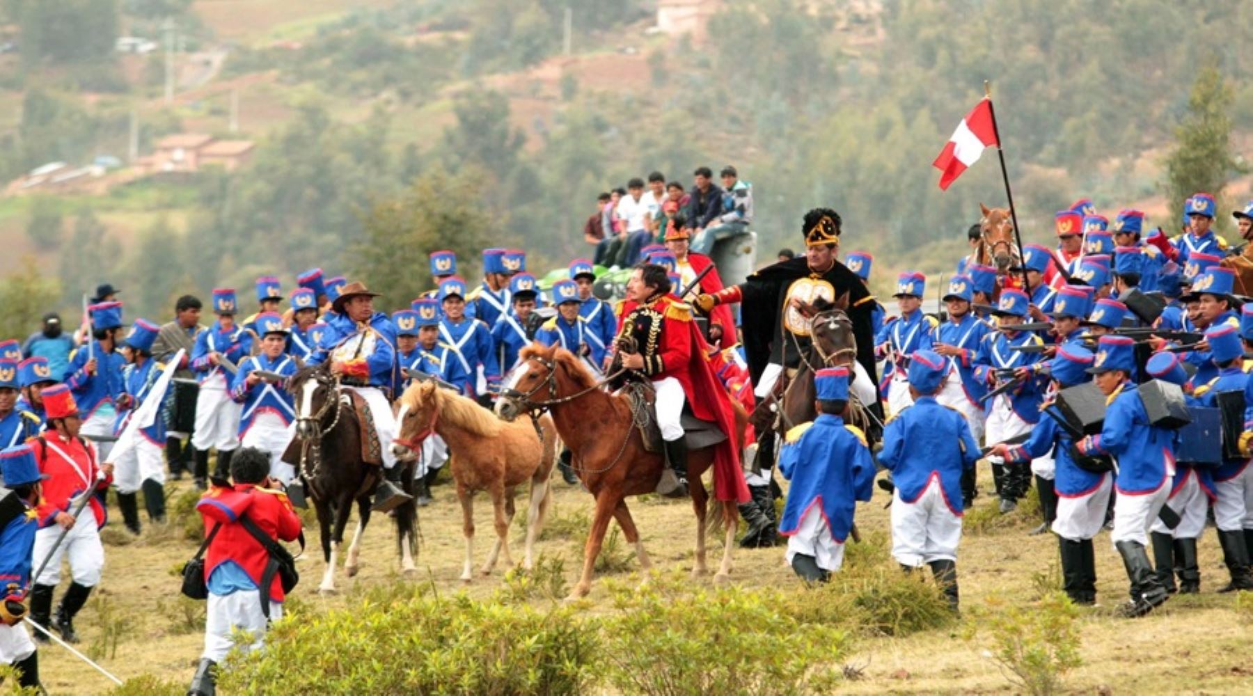 Para mañana se han programado ceremonias protocolares y el desfile por el aniversario del Ejército Peruano, en el Santuario Histórico de la Pampa de la Quinua, distrito de Quinua. A las 08:00 horas se realizará la misa tedeum y luego la Parada Militar en la Plaza Mayor de Ayacucho. ANDINA/Difusión