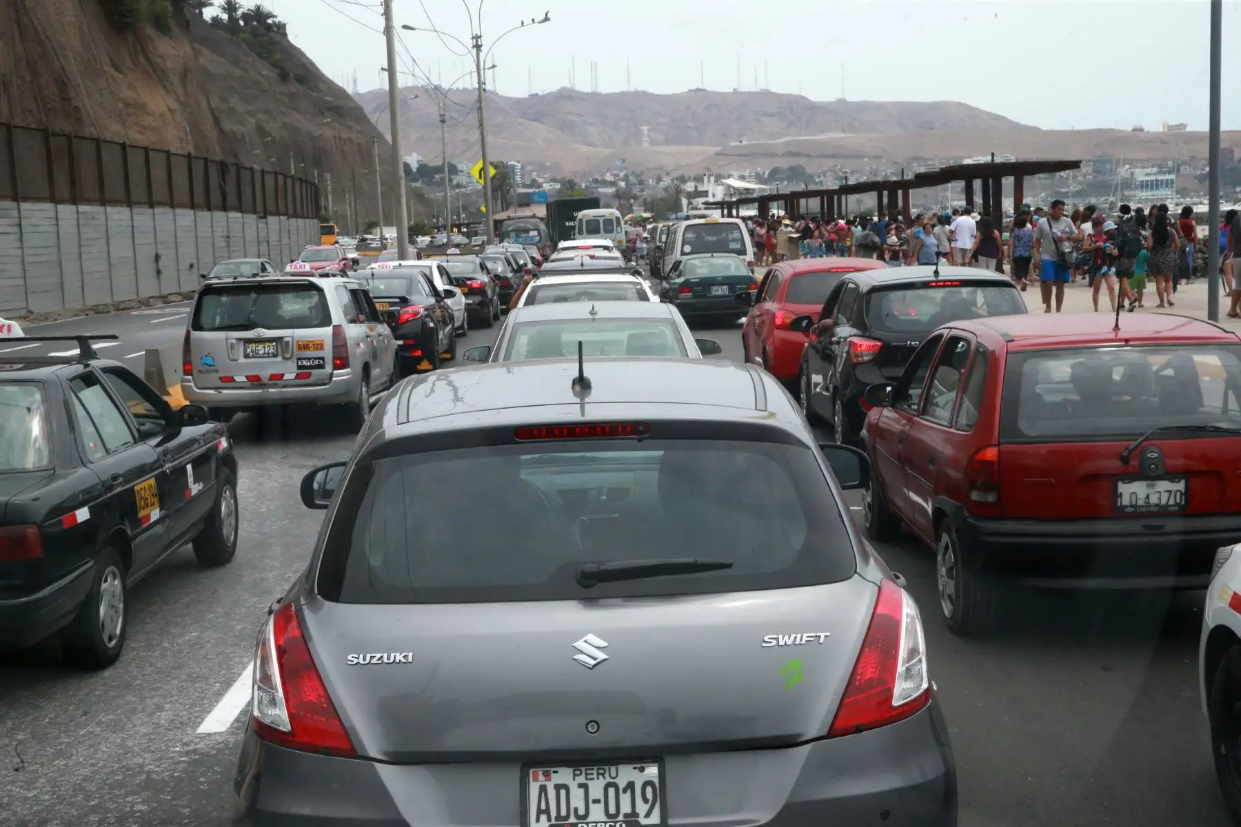 LIMA,PERÚ-ENERO 01. Transito en la costa verde  Foto: ANDINA/Norman Córdova