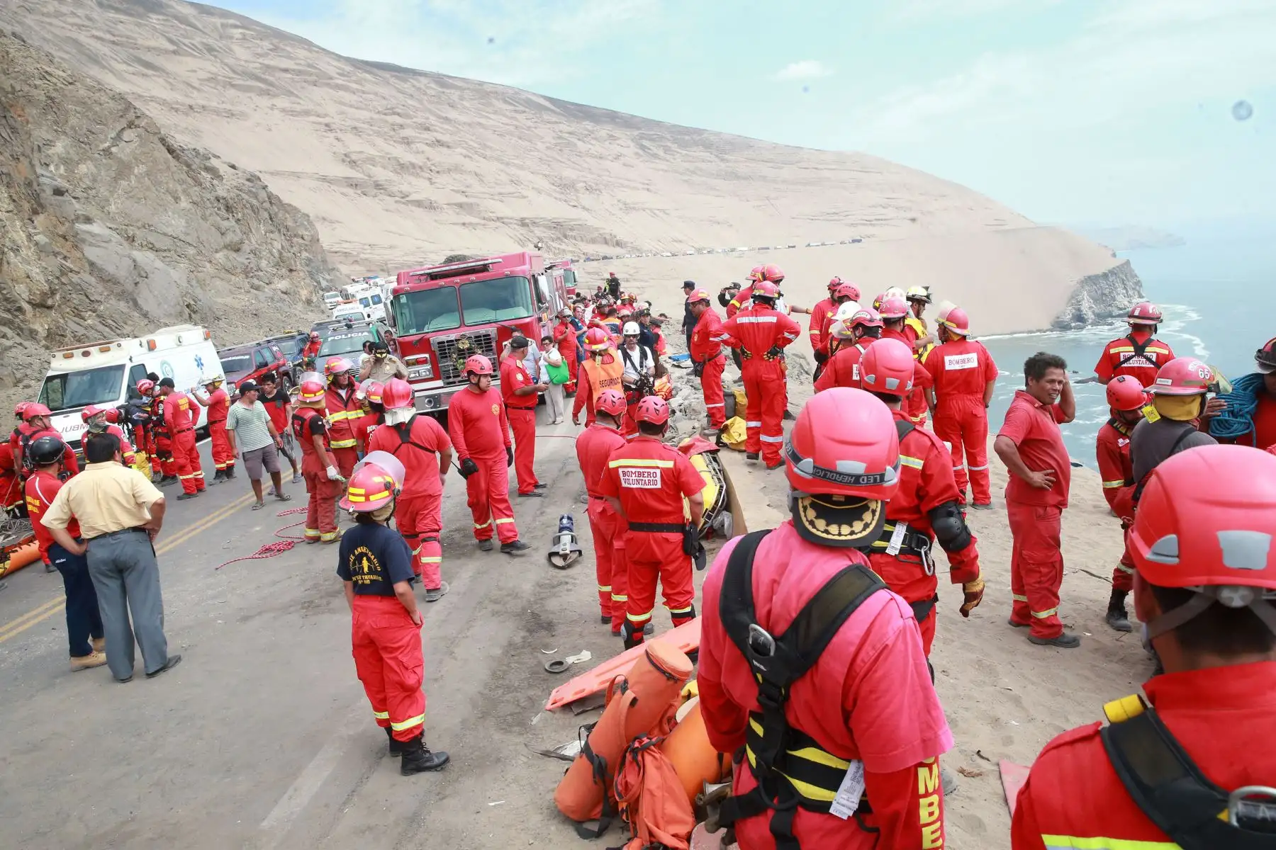 LIMA,PERÚ-ENERO 02. Ómnibus cae a precipicio en Pasamayo y deja al menos 26 muertos. Foto: ANDINA/Vidal Tarqui