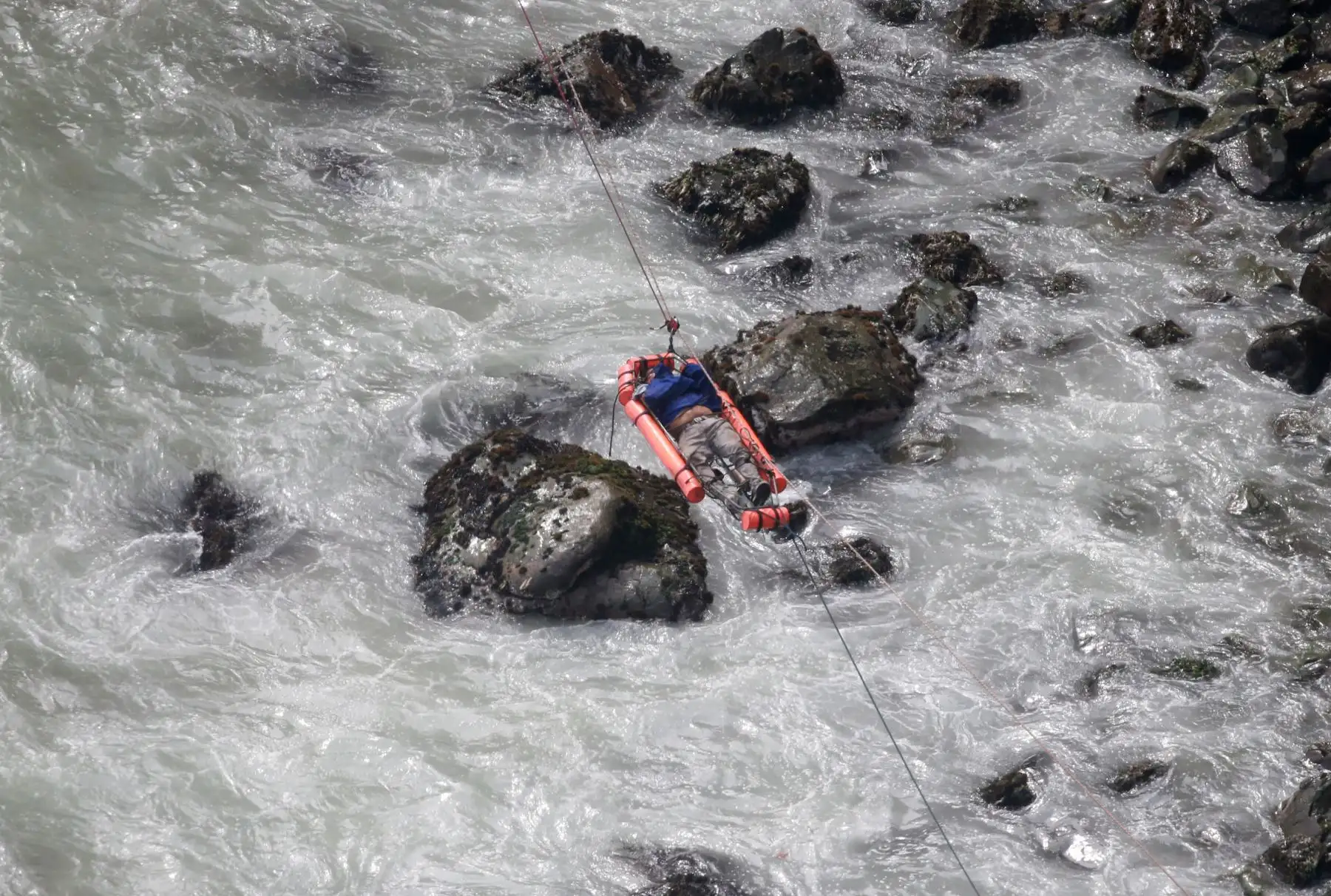 LIMA,PERÚ-ENERO 02. Ómnibus cae a precipicio en Pasamayo y deja al menos 26 muertos. Foto: ANDINA/Vidal Tarqui