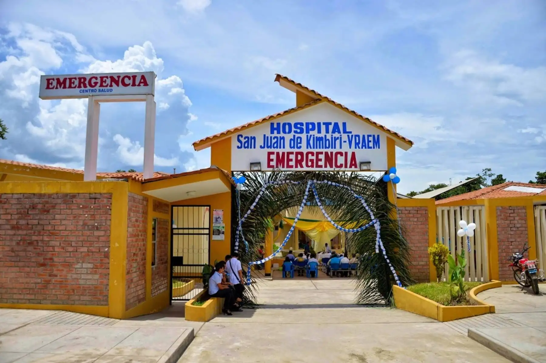 Los hospitales de Kimbiri y San Francisco vienen atendiendo a los heridos por el colapso de un puente peatonal en la provincia de La Concepción, informó el Ministerio de Salud (Minsa).
