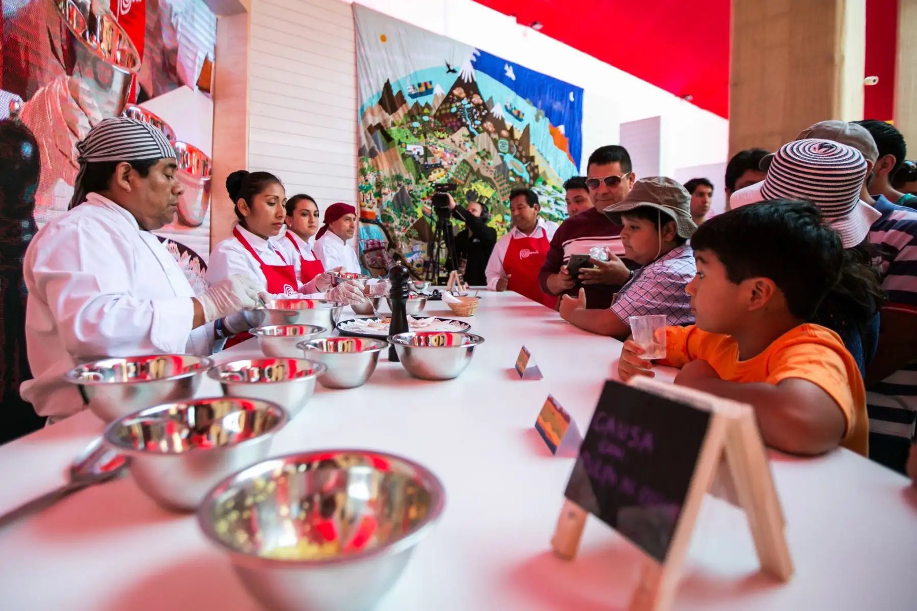 Perú exhibe sus maravillas en el Dakar Village. Foto: ANDINA/Difusión.