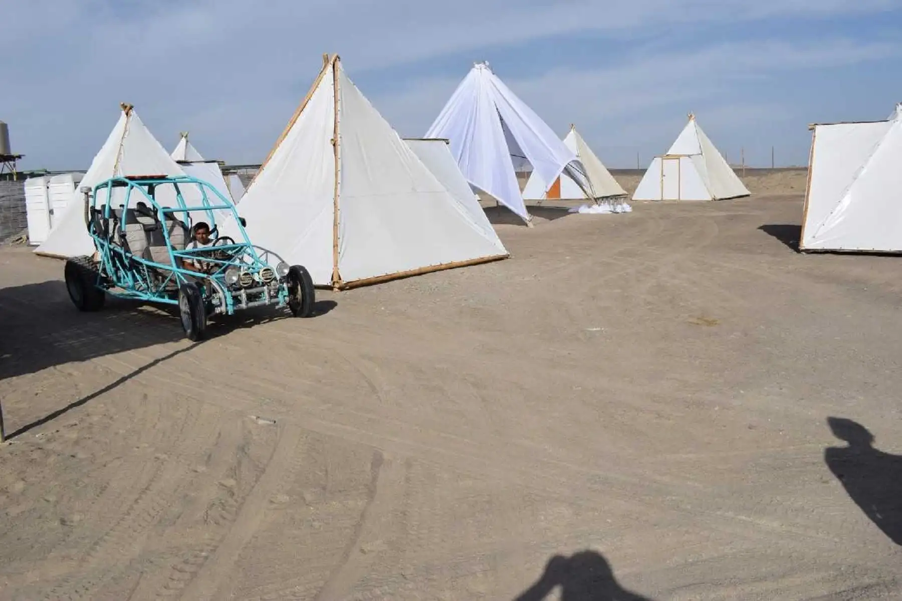 Adrenarena Park, situado en las afueras del balneario de Paracas, es el campamento oficial de los corredores que participan en el Rally Dakar 2018 y que tendrá a la provincia de Pisco su primera parada antes de continuar con la competencia automovilística en el sur de nuestro país para luego trasladarse a Bolivia y finalizar en Argentina.
