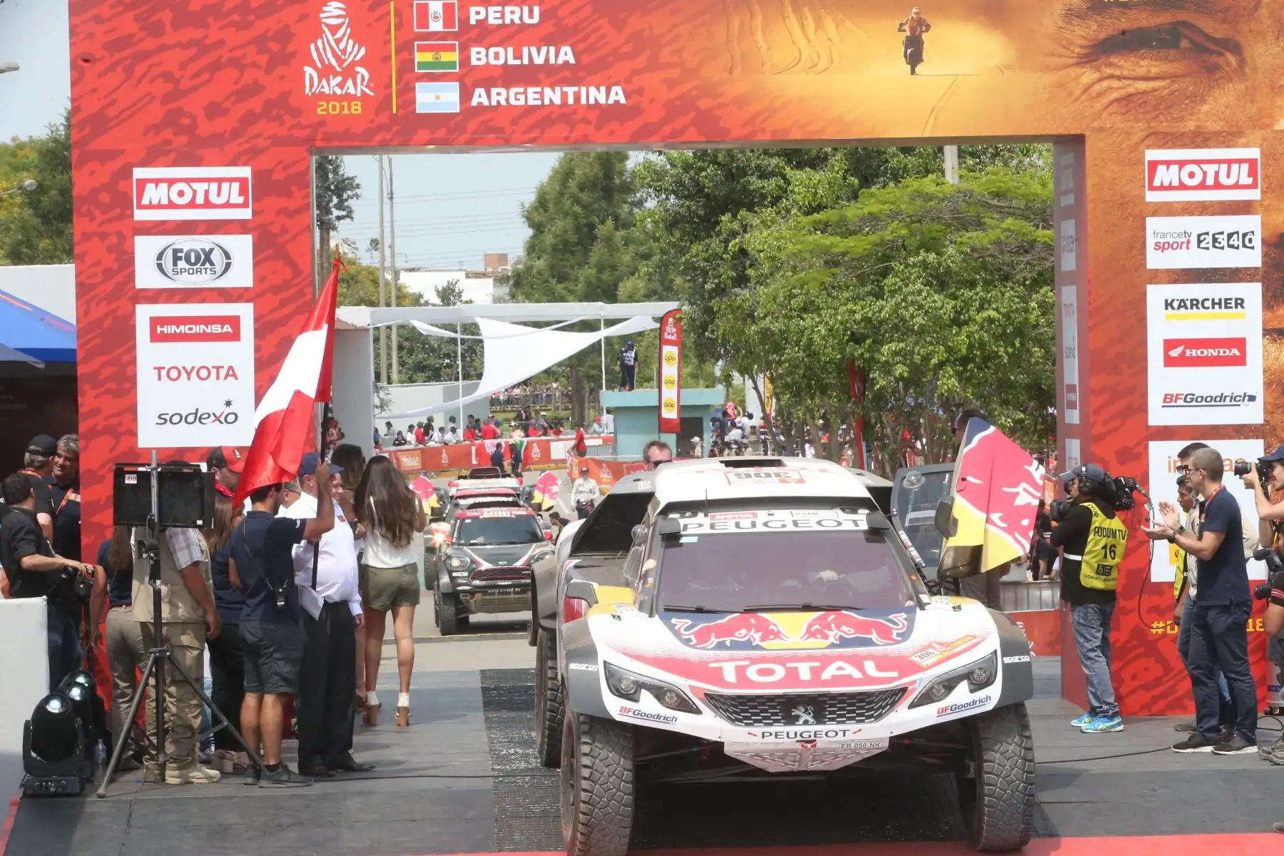 LIMA,PERÚ.ENERO 06. Presidente Pedro Pablo Kuczynski participó en partida simbólica de Dakar 2018. Foto: ANDINA/ Jhony Laurente
