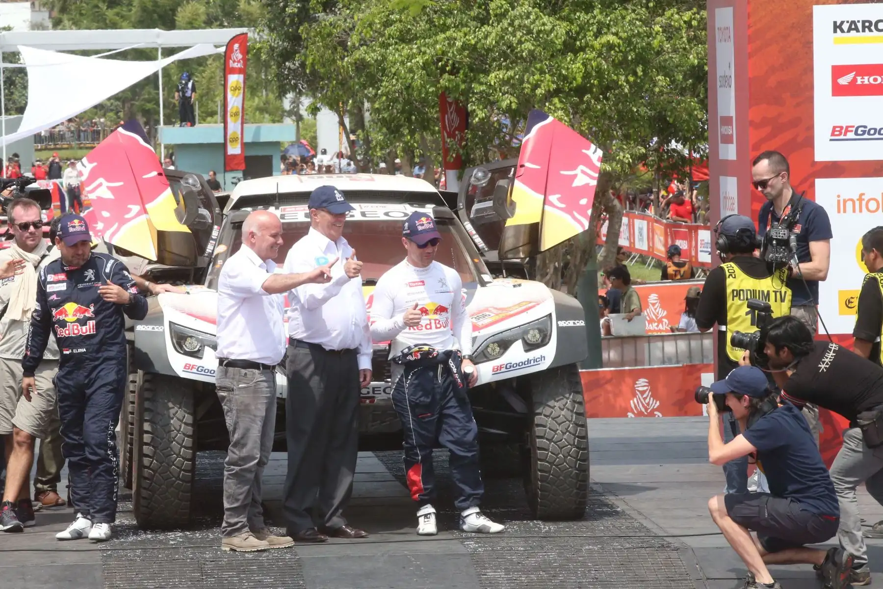 LIMA,PERÚ.ENERO 06. Presidente Pedro Pablo Kuczynski participó en partida simbólica de Dakar 2018. Foto: ANDINA/ Jhony Laurente
