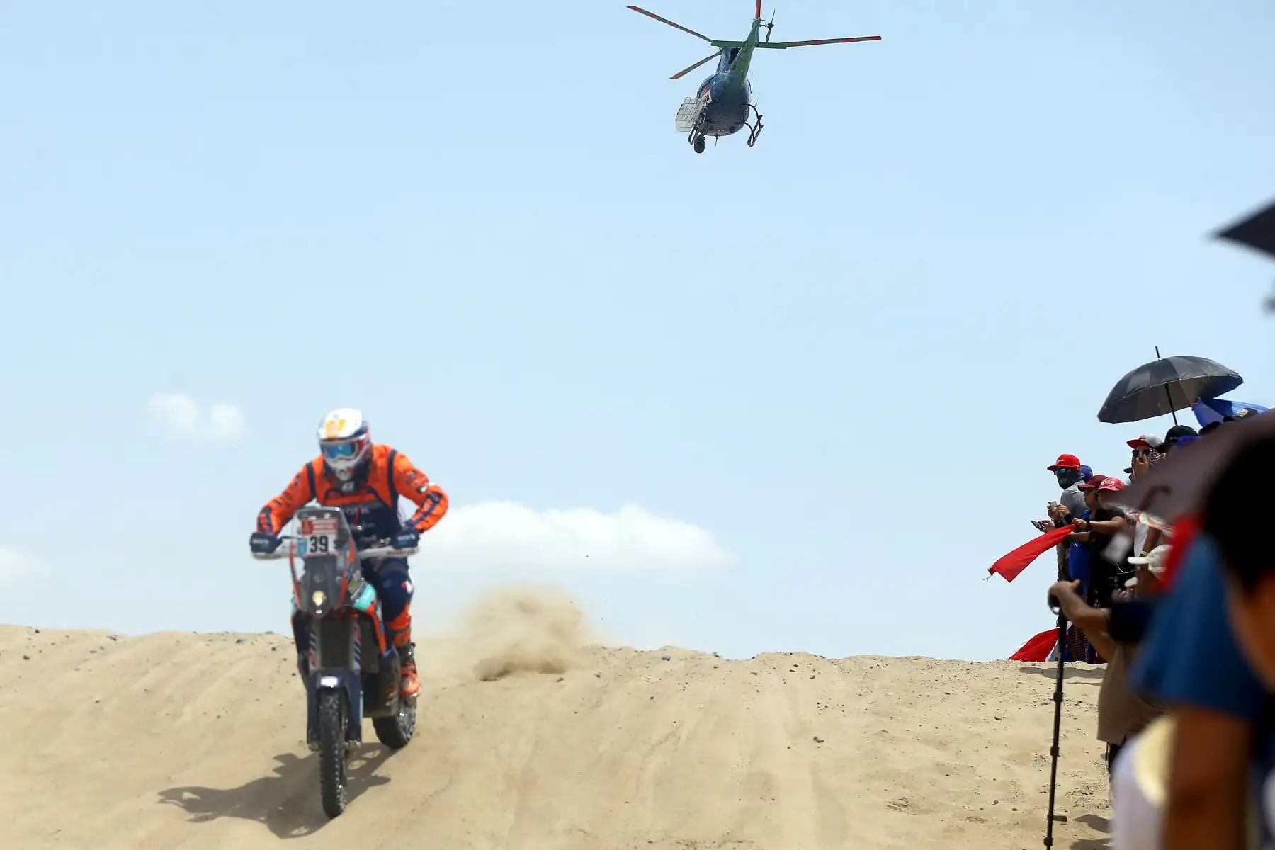 LIMA- PERÚ- 06 ENERO. Corredores del Dakar 2018 llegan a la ciudad de Pisco. Foto: ANDINA/Luis Iparraguirre