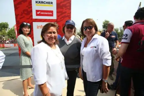 Ana María Choquehuanca en el inicio del Rally Dakar 2018. Foto: Difusión.