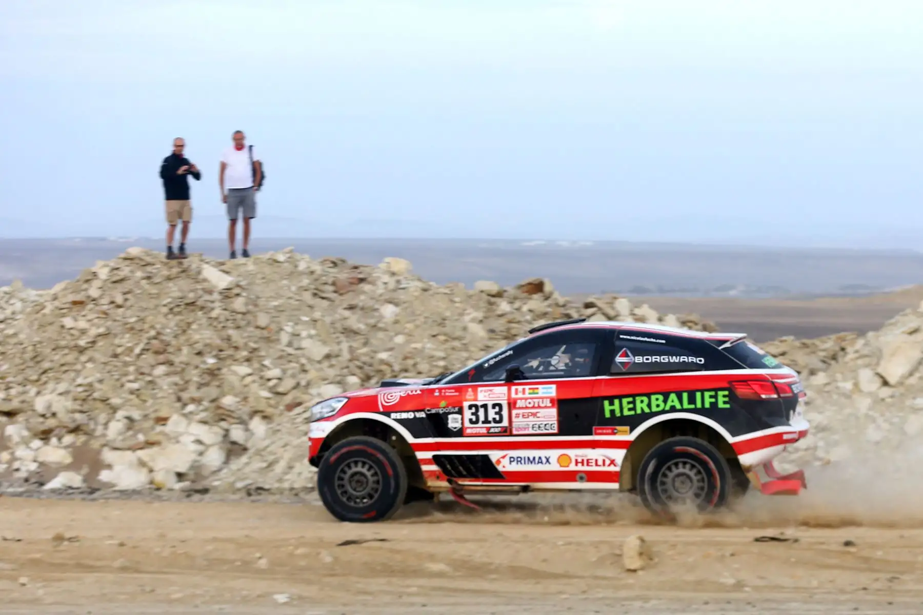 PISCO- PERÚ- 07 ENERO. Corredores dan inicio a la segunda etapa del Dakar 2018, en la ciudad de Pisco. Foto: ANDINA/Luis Iparraguirre