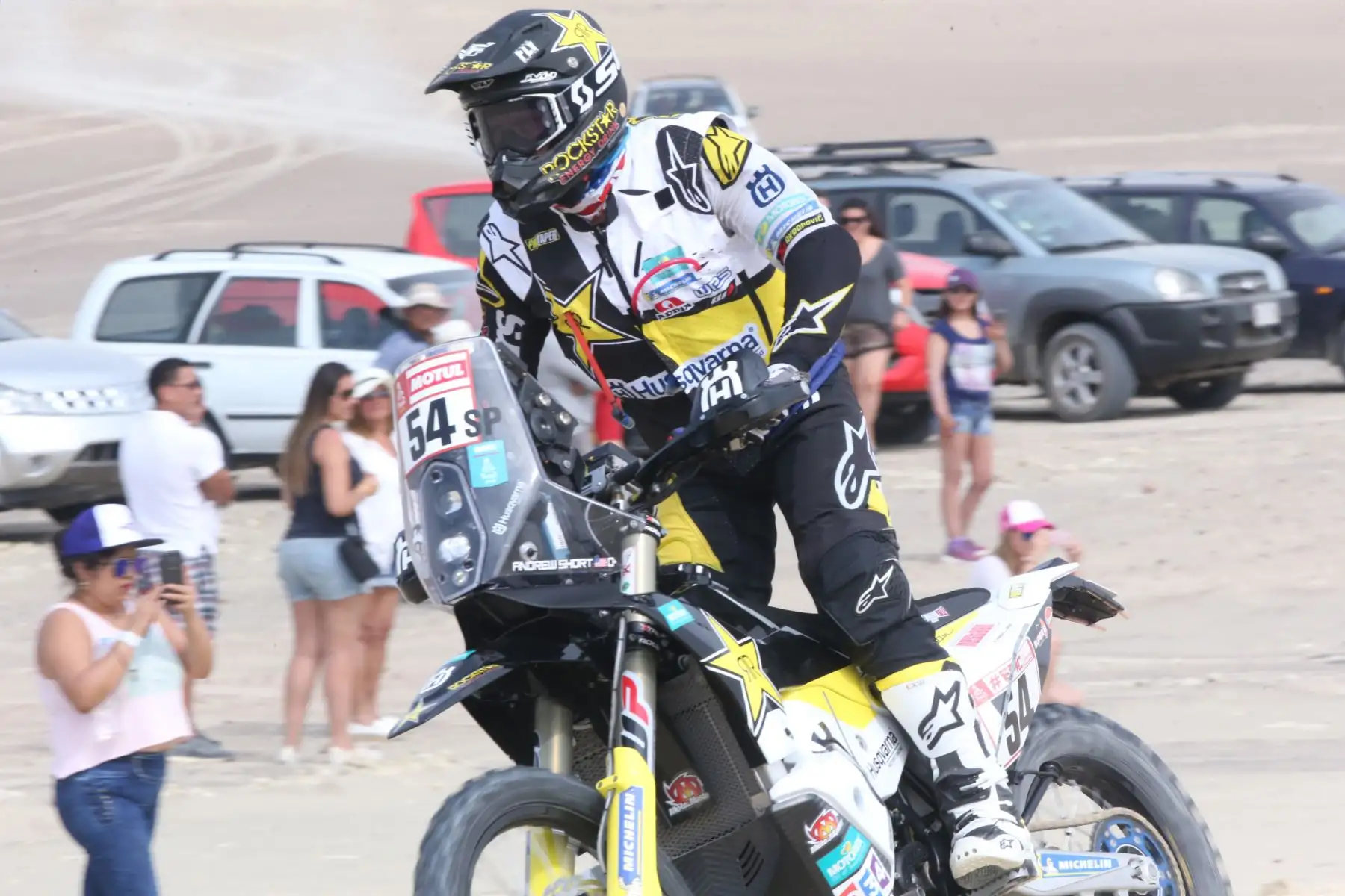 PISCO-PERÚ-07-ENERO. Corredores dan inicio a la segunda etapa del Dakar 2018, en Pozo Santo-Pisco. Foto: ANDINA/ Jhony Laurente
