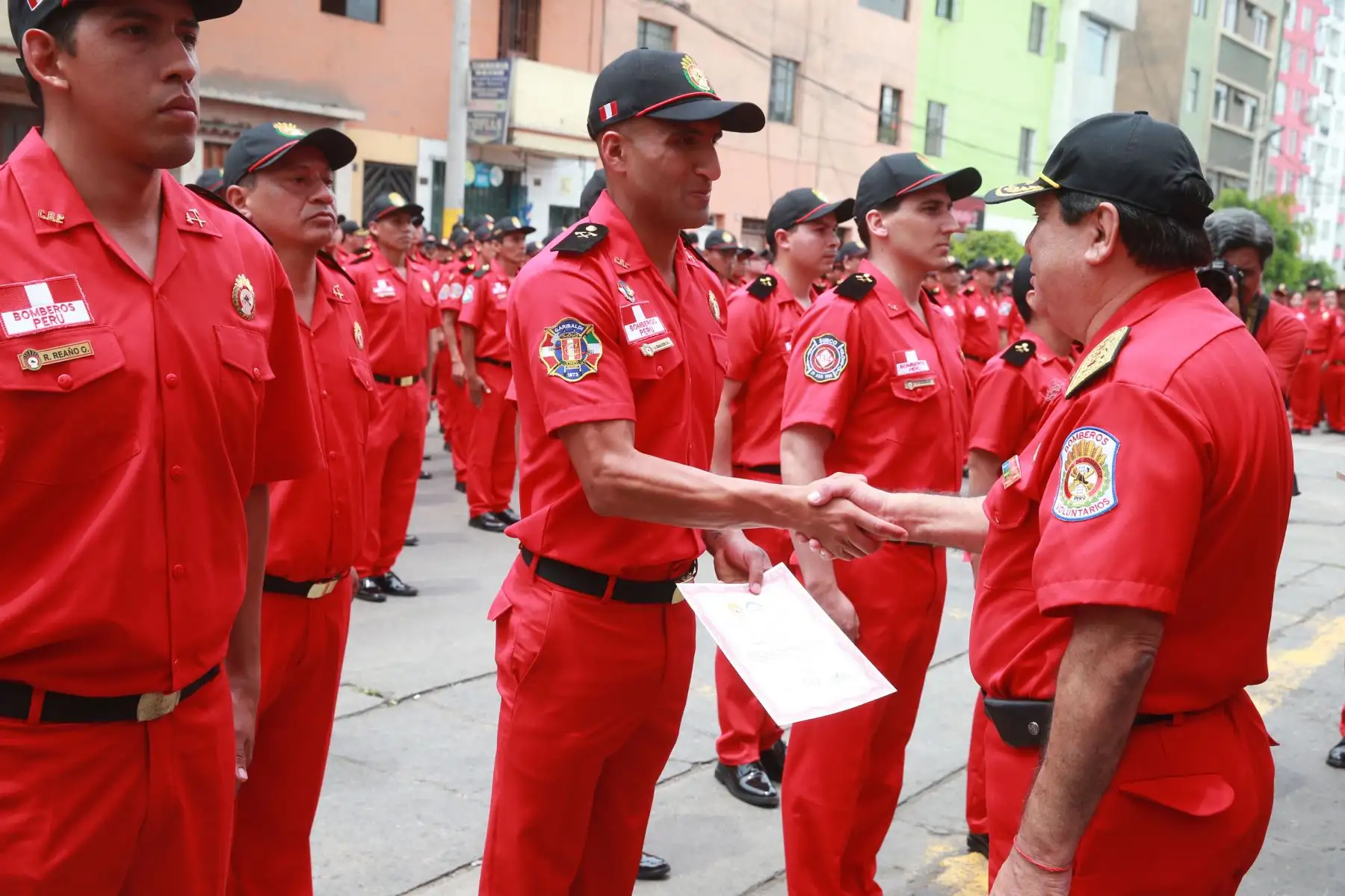 LIMA,PERÚ-ENERO 07. Ceremonia de graduación de 250 Bomberos voluntarios del Perú.   Foto: ANDINA/Vidal Tarqui