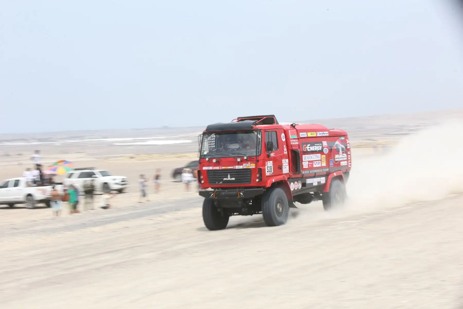 PISCO-PERÚ-07-ENERO. Corredores dan inicio a la segunda etapa del Dakar 2018, en Pozo Santo-Pisco. Foto: ANDINA/ Jhony Laurente