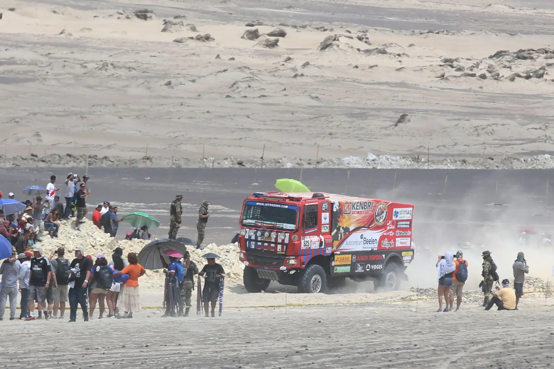 PISCO-PERÚ-07-ENERO. Corredores dan inicio a la segunda etapa del Dakar 2018, en Pozo Santo-Pisco. Foto: ANDINA/ Jhony Laurente