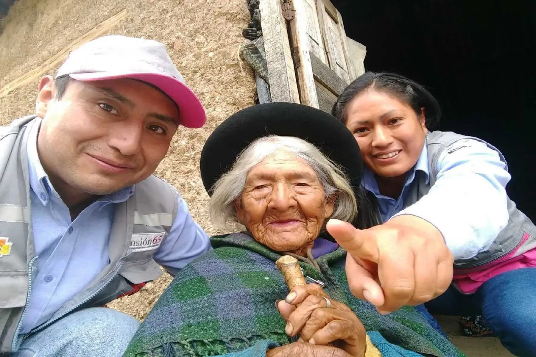 Estos 28 adultos mayores supercentenarios -con más de 110 años de vida- se suman a los 756 usuarios centenarios que tiene el Programa Pensión 65 en todo el país.
