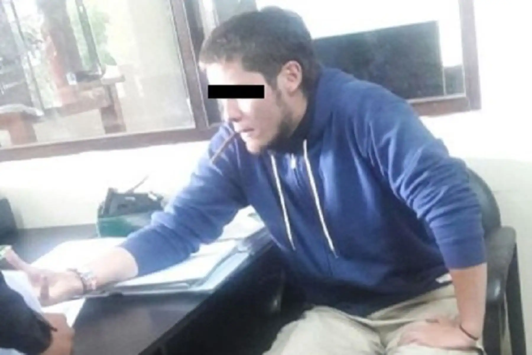 Policía interviene a chileno por afectar ornato de Plaza de Armas de Cusco. ANDINA
